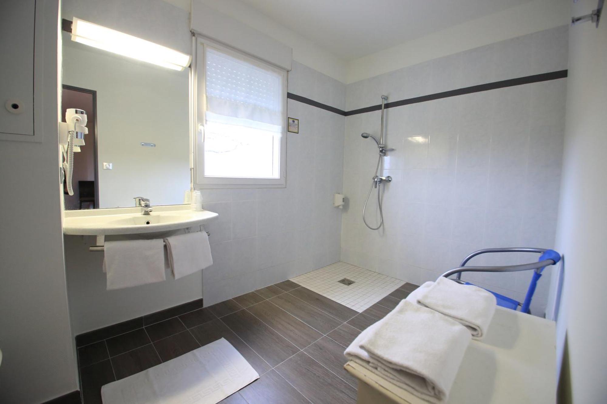 Hotel Kyriad Brive Ouest Kültér fotó