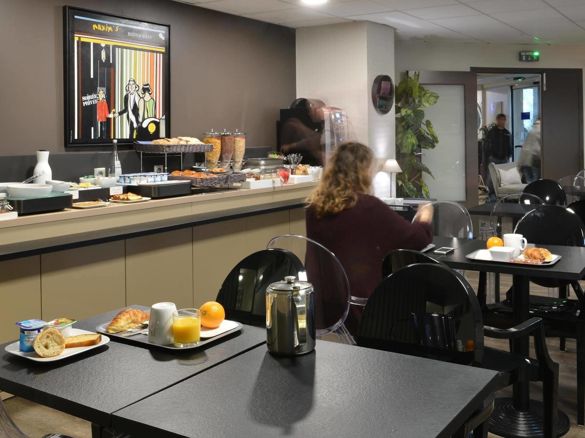 Hotel Kyriad Brive Ouest Kültér fotó